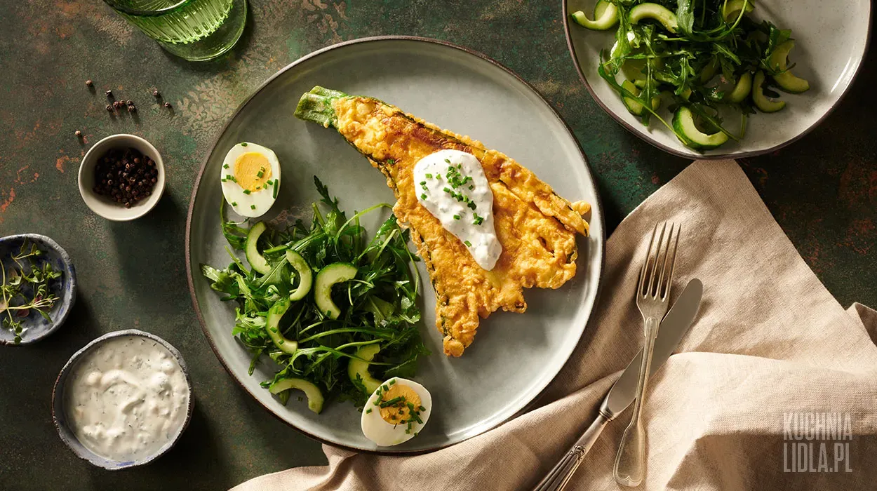 Cukinia z patelni z białkowym sosem